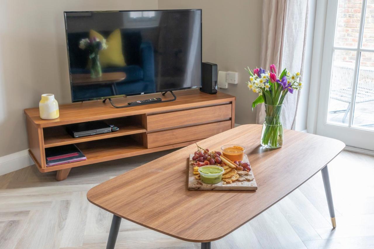 Elliot Oliver - 2 Bedroom Garden Apartment With Parking Cheltenham Dış mekan fotoğraf