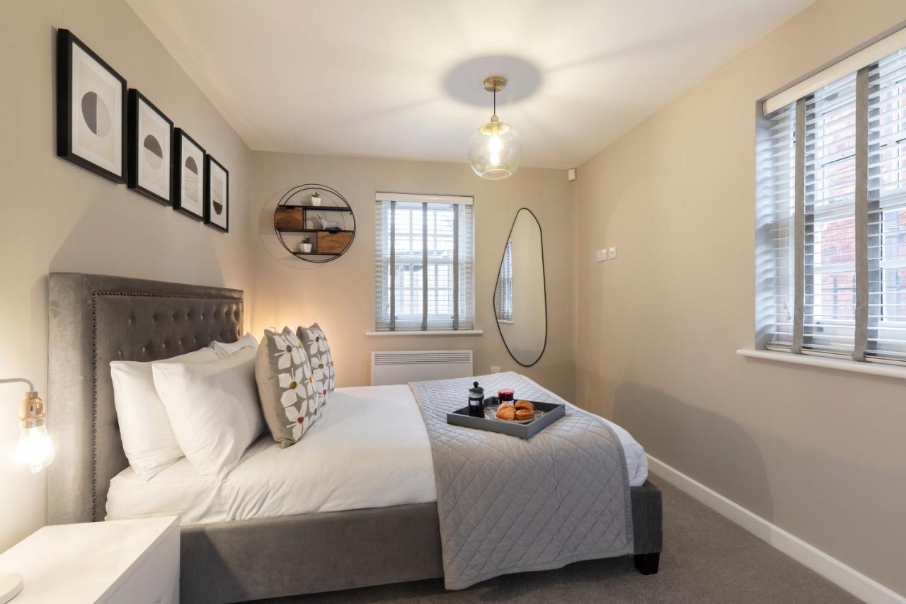 Elliot Oliver - 2 Bedroom Garden Apartment With Parking Cheltenham Dış mekan fotoğraf